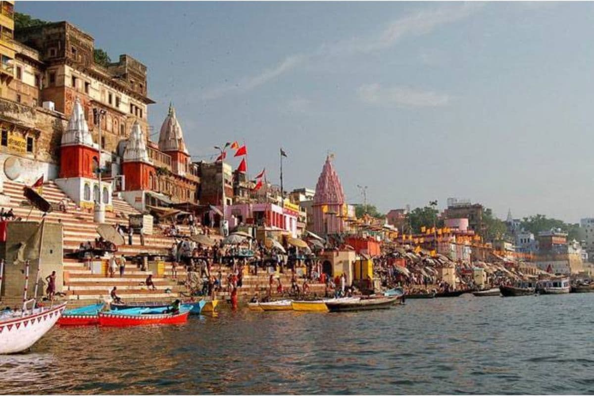 Varanasi Trip : अगर आप बनारस की यात्रा पर जा रहे हैं, तो इन जगहों को न करें मिस