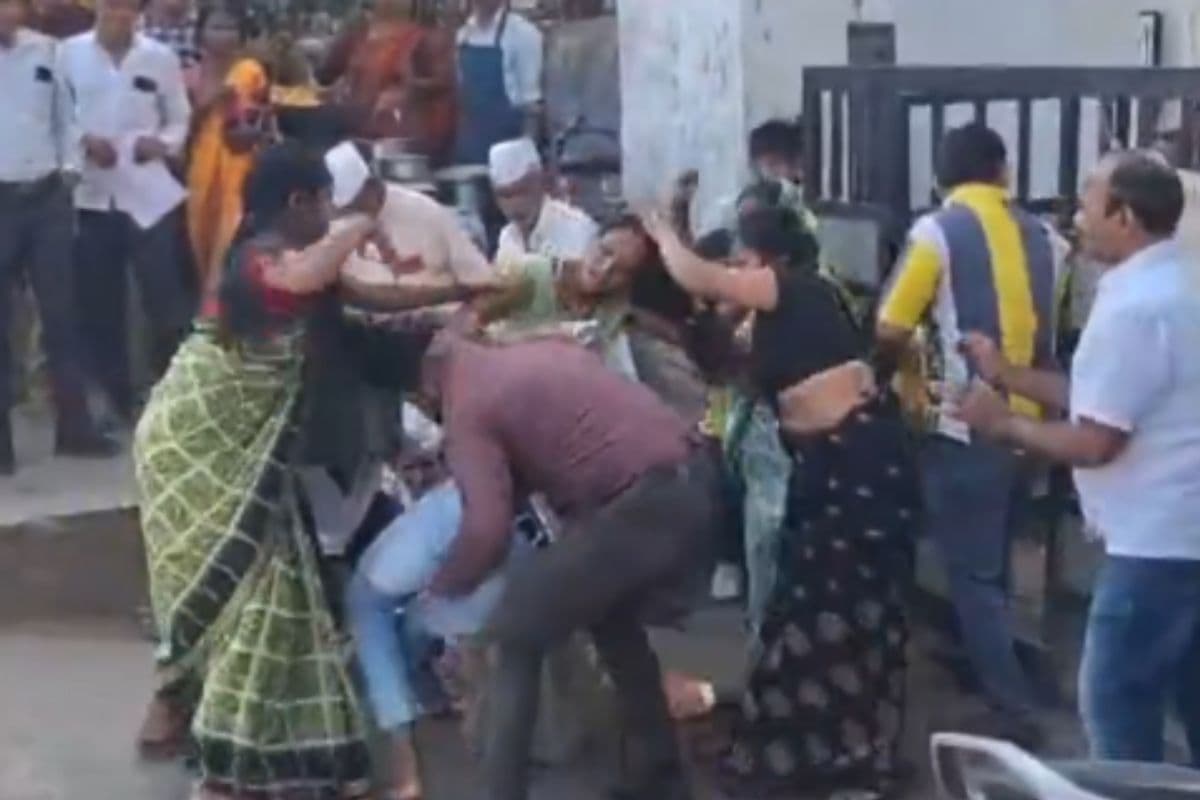 Viral Video mother in law and daughter in law fight Viral Video mother in law and daughter in law fight
