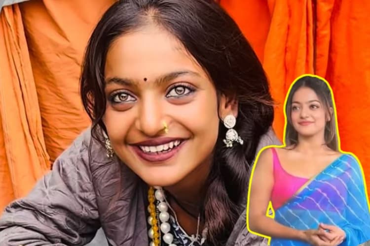 Viral Video: महाकुंभ की मोनालिसा ने ब्लू साड़ी में एयरपोर्ट पर ढाया कहर, वीडियो देख उड़े यूजर्स के होश