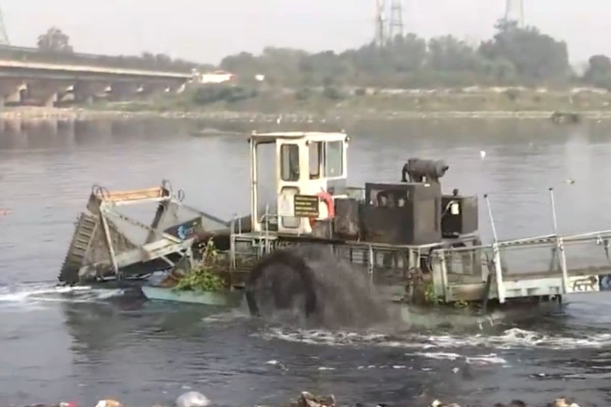 Yamuna Cleaning Video: ‘आप’ की सरकार जाते ही यमुना की सफाई शुरू, तीन साल का प्लान तैयार