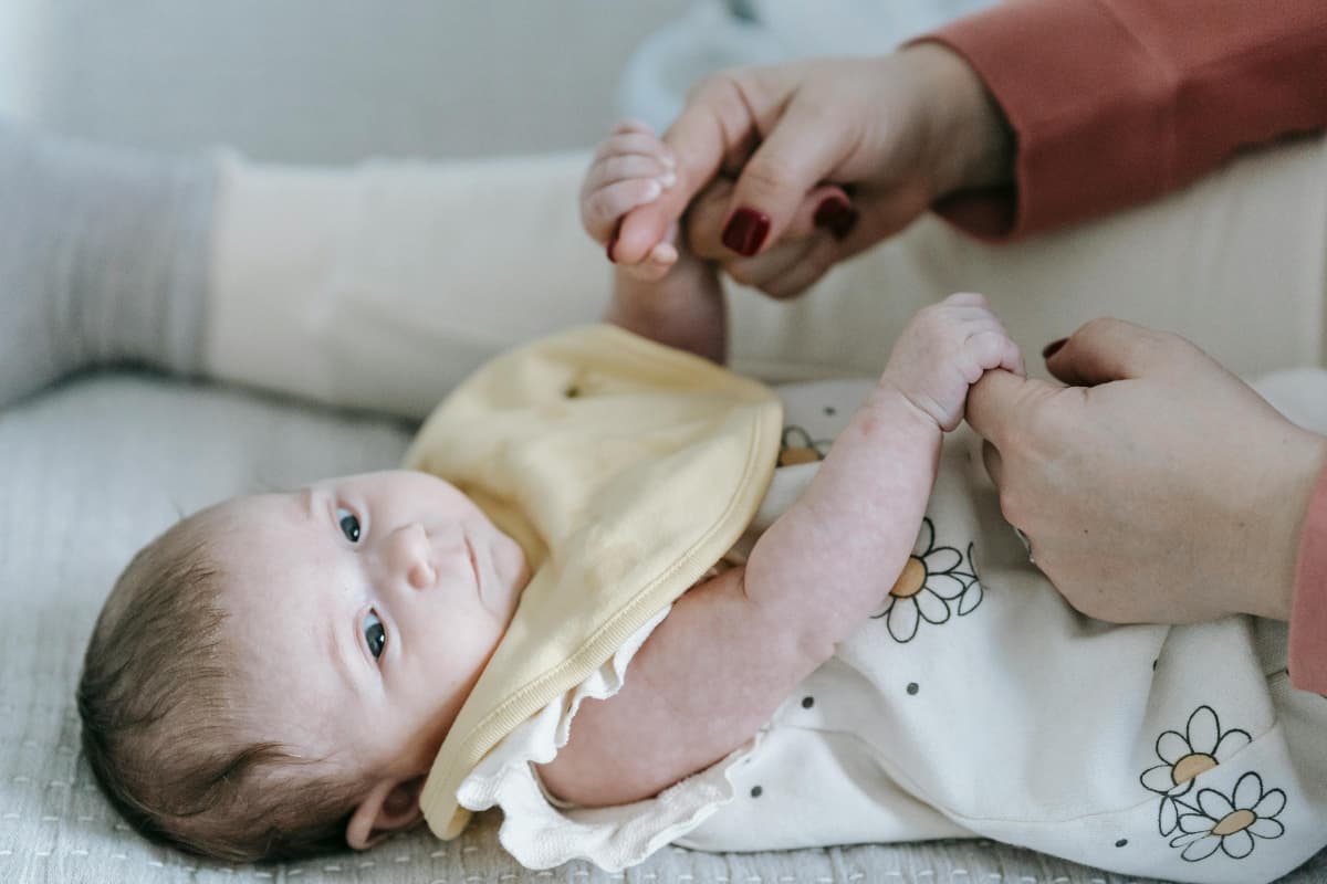 Baby Names: आपकी बेटी पर बेहद ही कूल लगेंगे ये खूबसूरत नाम, सुनने वालों के मुंह से जमकर निकलेगी तारीफ