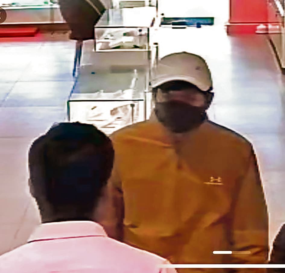 Patna New : दानापुर में ज्वेलरी शॉप से नौ मिनट में सात लुटेरे 45 लाख के जेवर ले उड़े