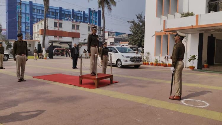 एडीजी ने एसपी के साथ की समीक्षा, दिये कई निर्देश