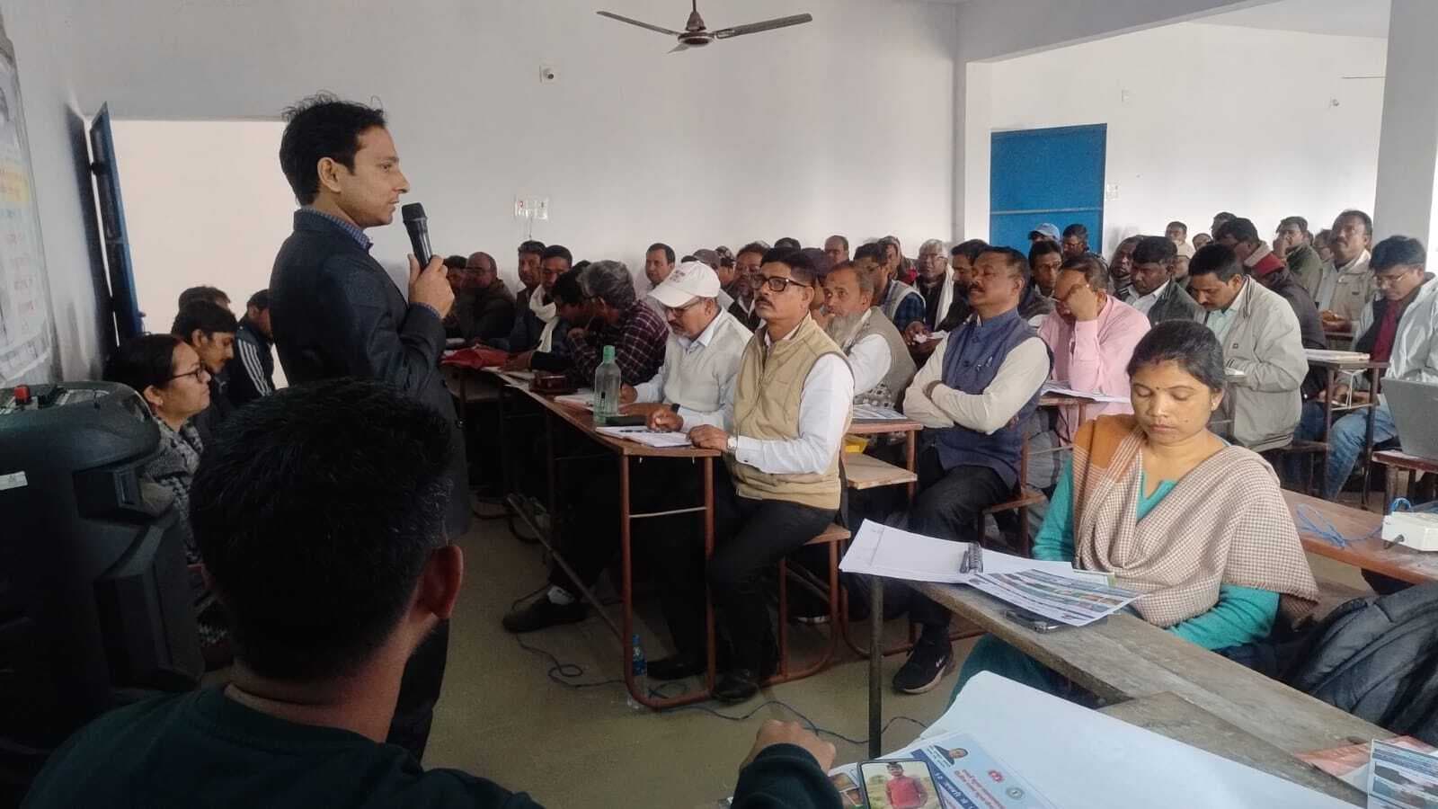 मासिक गुरु गोष्ठी में शैक्षणिक सुधार पर हुई चर्चा