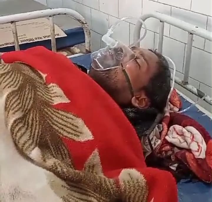 हाइवा के धक्के से बाइक चालक जख्मी, रेफर