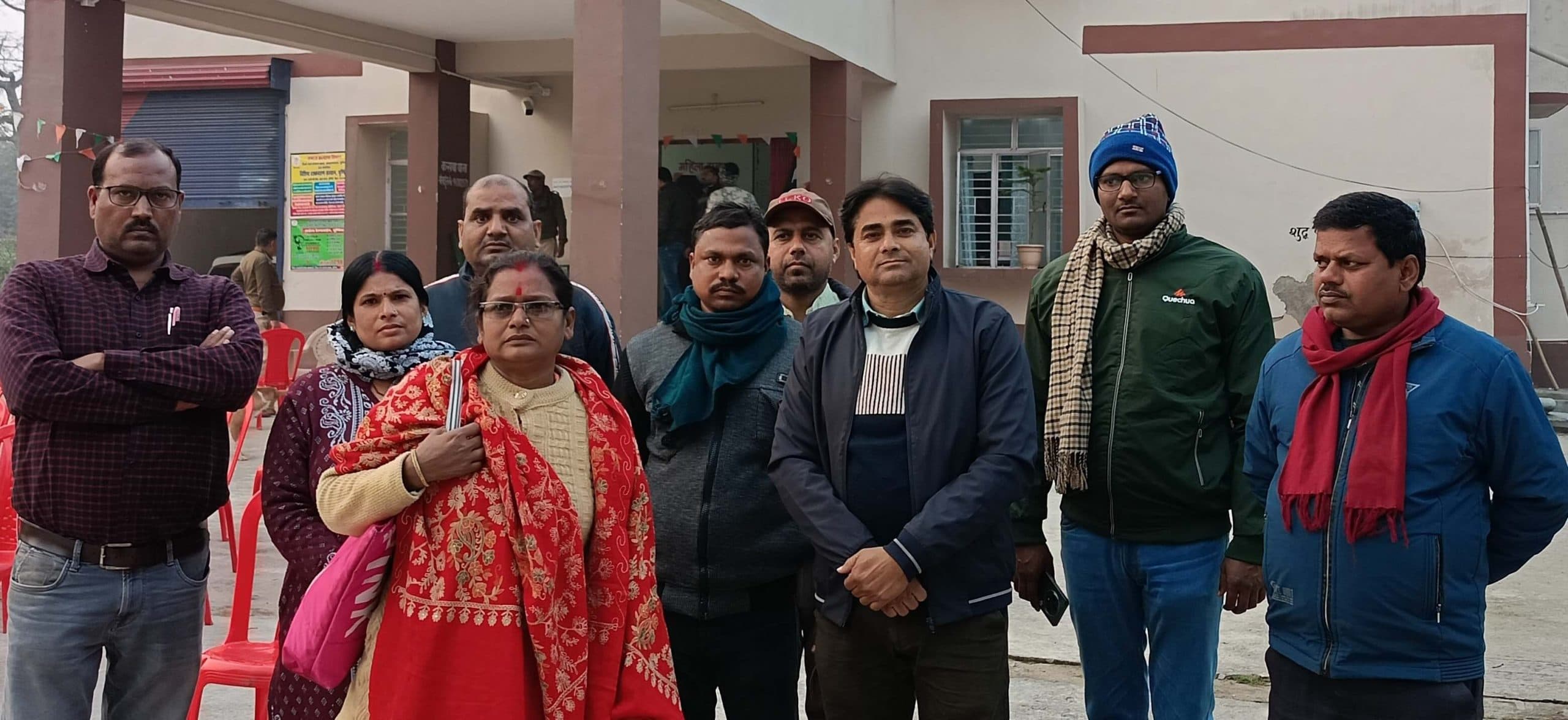 घर खाली नहीं करने पर शिक्षिका को रस्सी से बांधकर पीटा