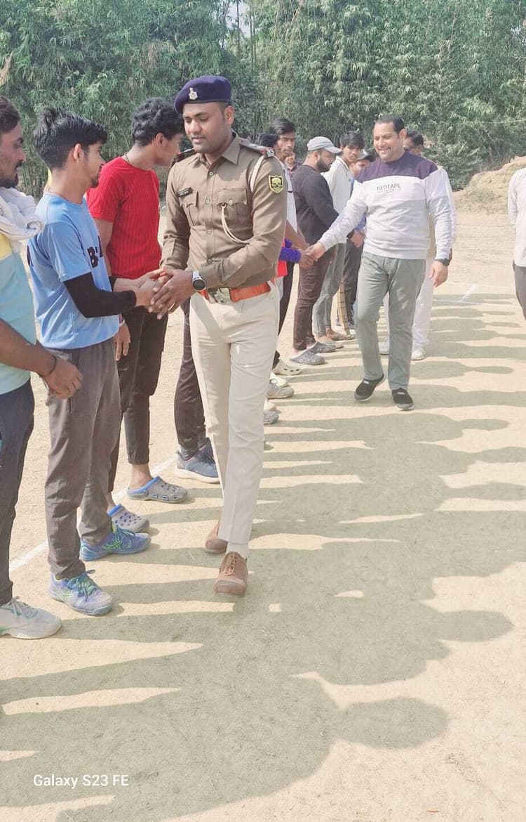 सबलपुर में क्रिकेट टूर्नामेंट का भव्य आगाज