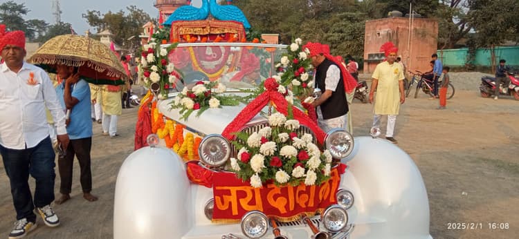 श्री रानी सती दादी मंदिर स्थापना को लेकर निकली शोभा यात्रा