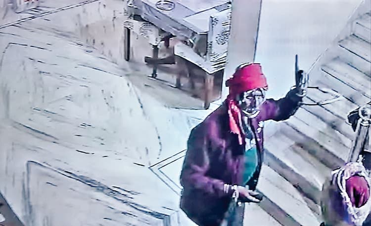 Ranchi News : पुलिस को चोरी करने वाले का सीसीटीवी फुटेज मिला, एफएसएल ने की जांच