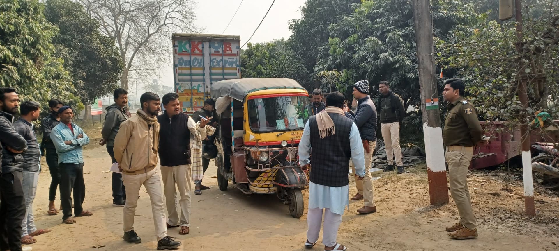 रात नौ बजे बेटे से की मोबाइल पर बात, सुबह में टेंपों में मिला चालक का शव