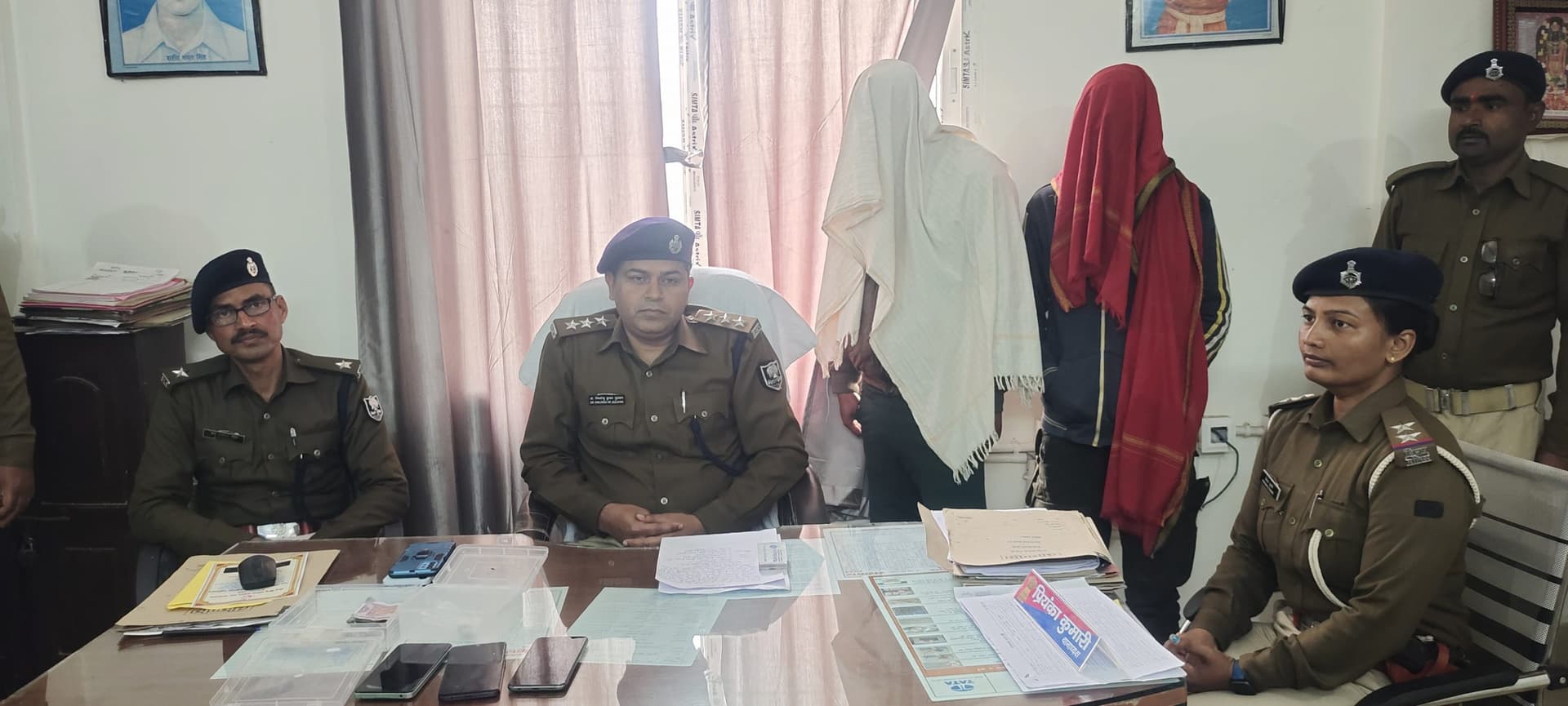 चम्पानगर फुटबॉल मैदान से स्मैक के साथ दो धंधेबाज गिरफ्तार
