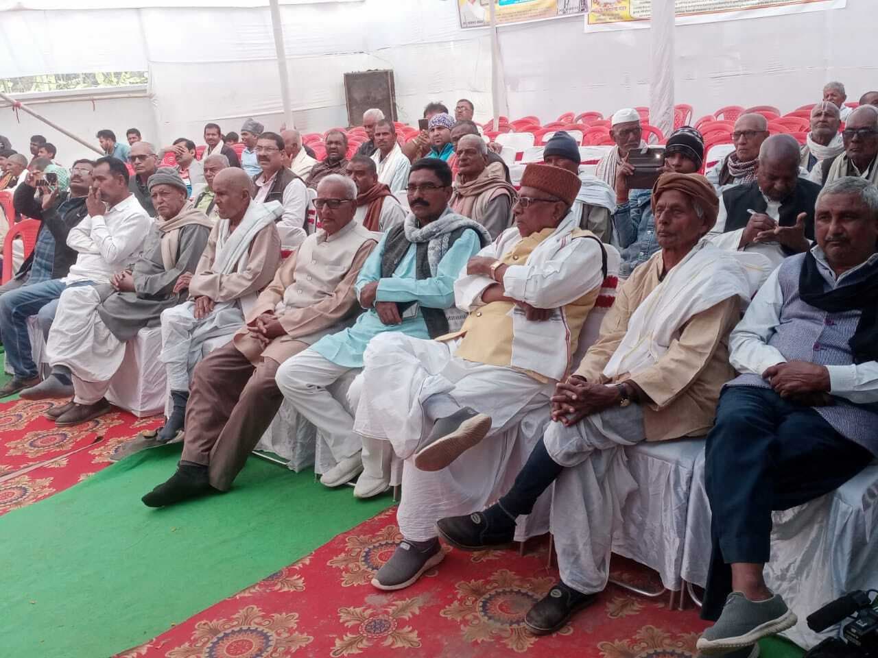 बुजुर्गों का सम्मान समाज की नैतिक जिम्मेवारी