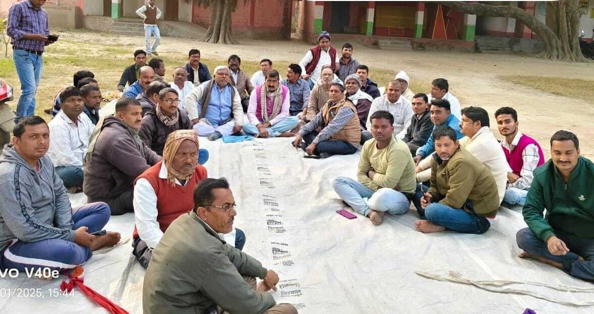 हड़ताल पर गये विभूतिपुर के जनवितरण विक्रेता