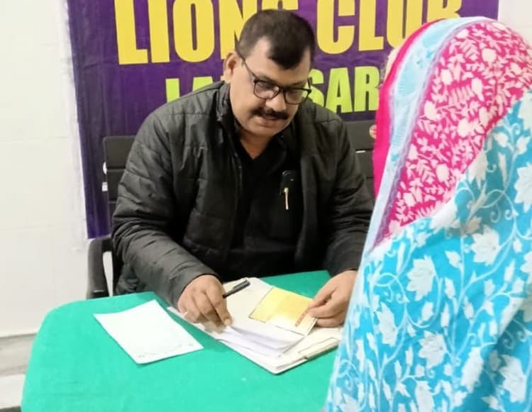 लायंस क्लब के निशुल्क स्वास्थ्य जांच शिविर में 176 लोगों की हुई जांच