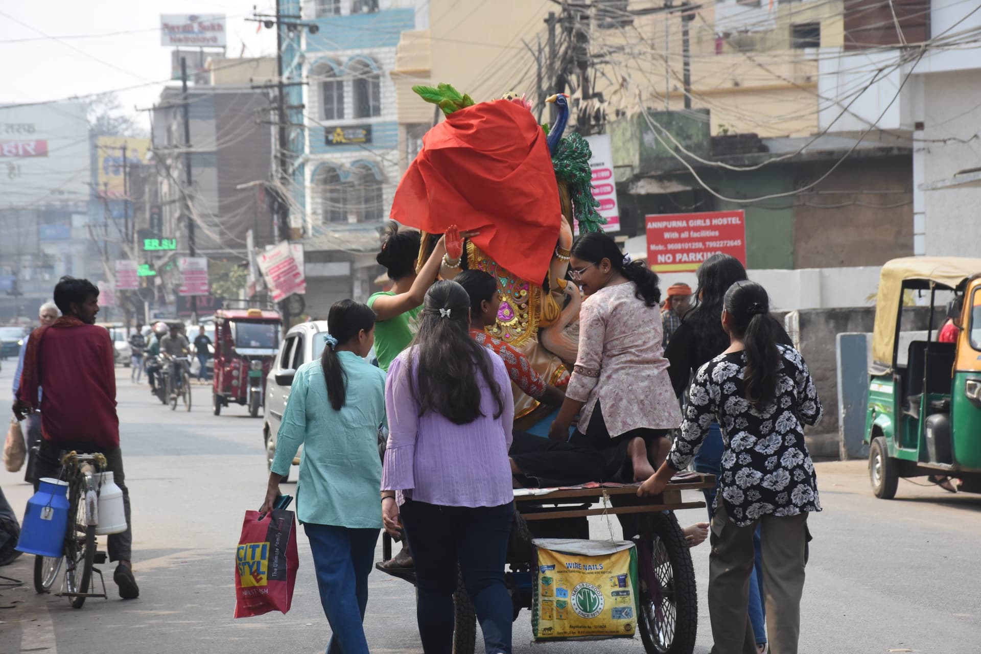 ranchi news : आज ज्ञान की देवी मां सरस्वती की आराधना, सज गये हैं दरबार, बच्चों और युवाओं में खूब है उल्लास
