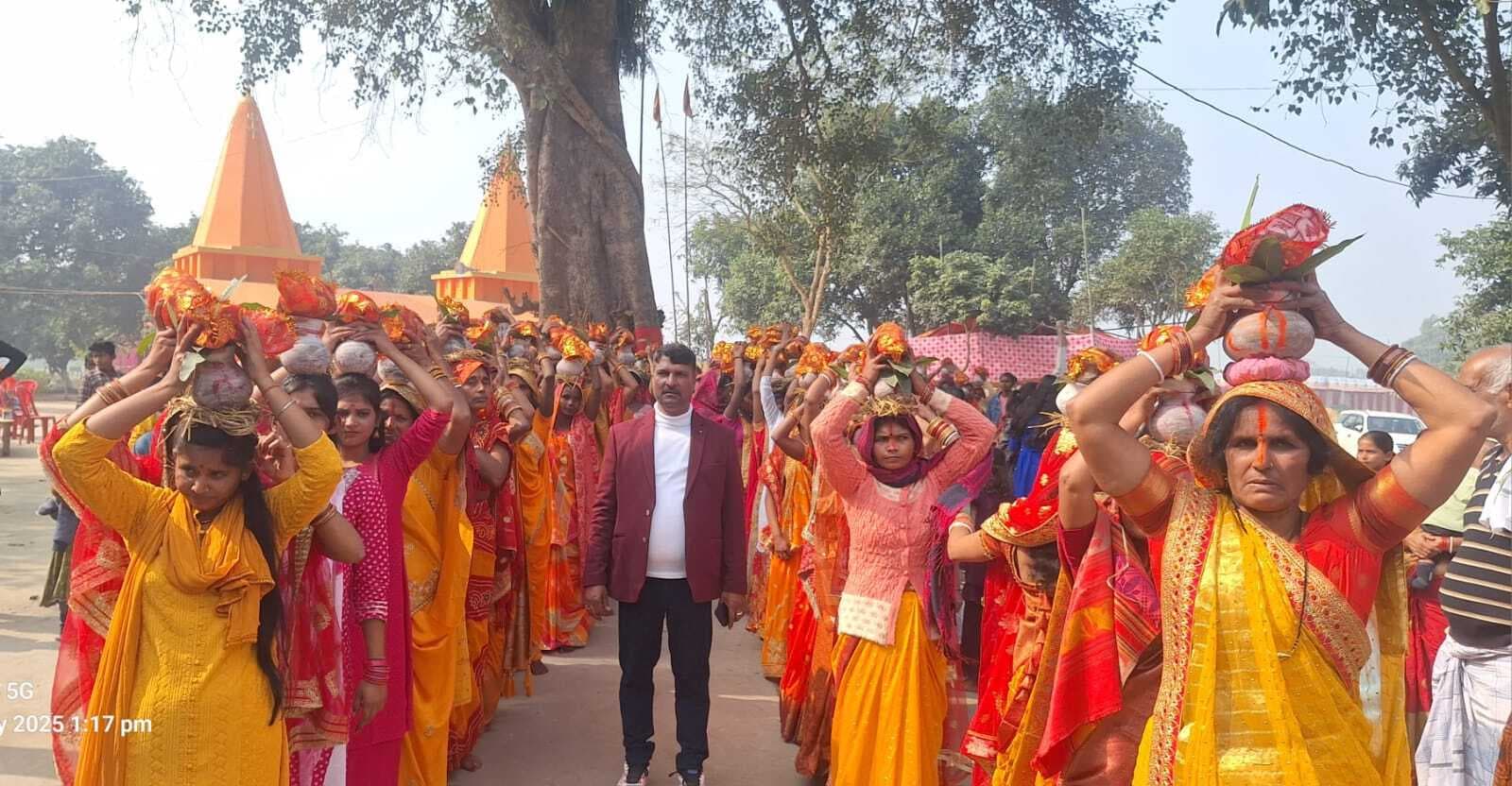नवकुंज को लेकर निकाली कलश यात्रा
