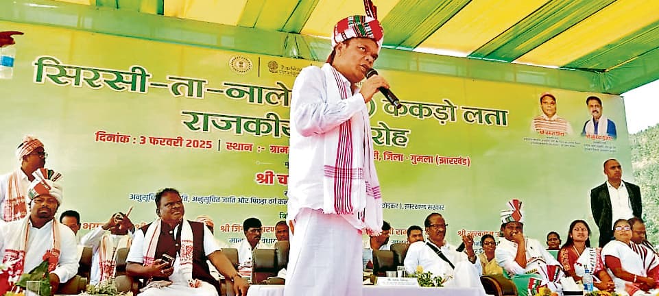 Ranchi News : कल्याण मंत्री ने सिरासिता नाले तीर्थ का दर्शन किया