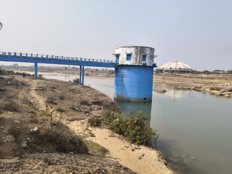 Giridih News: चिरकी में जलापूर्ति शुरू कराने की नहीं हो रही पहल, पेयजल के लिए हाहाकार