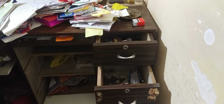 Chaibasa News : चोरों ने संवेदक के घर से 1.40 लाख की संपत्ति उड़ायी