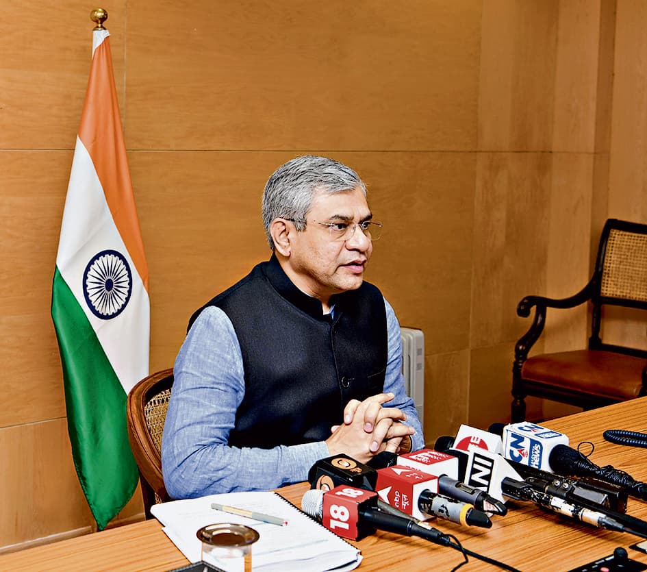 बंगाल में रेलवे के विकास के लिए 13955 करोड़ आवंटित, मिलेंगी नयी वंदे भारत ट्रेनें भी