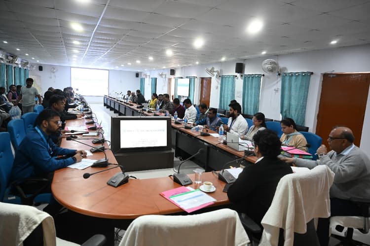 जीबीएस से घबराने की जरूरत नहीं, अफवाहों से रहें दूर: डीसी