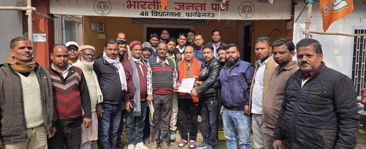 अनिश्चितकालीन हड़ताल पर गये डीलरों ने विधायक को सौंपा ज्ञापन