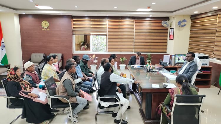Ranchi news : पंजी-टू में छेड़छाड़ मामले में डीसी ने दिया एफआइआर दर्ज करने का आदेश
