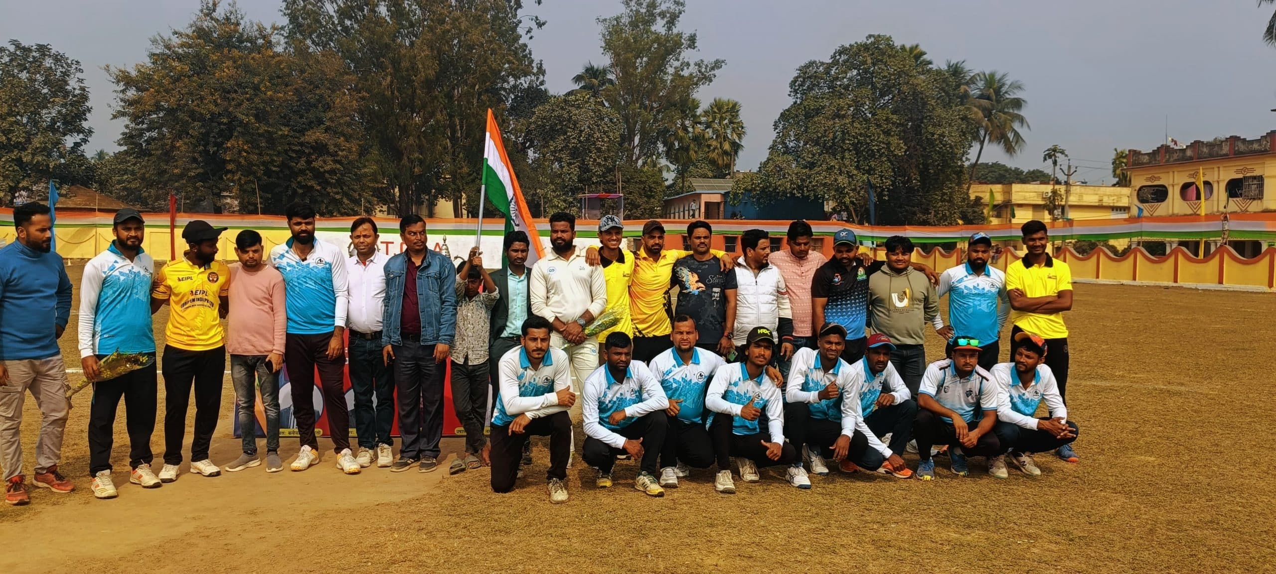 काव्या एकादश खारुदह टीम ने शानू एकादश ठाकुरगंज क़ो किया पराजित