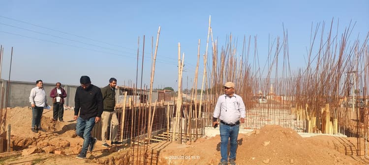 Giridih News: धनवार प्रखंड की तीन पंचायतों में टीम ने की जल नल योजना की जांच