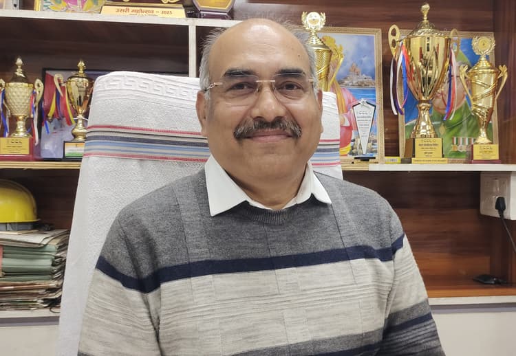 Giridih News: सुरक्षित तरीके से उत्पादन व क्षेत्र की खुशहाली प्राथमिकता : महाप्रबंधक