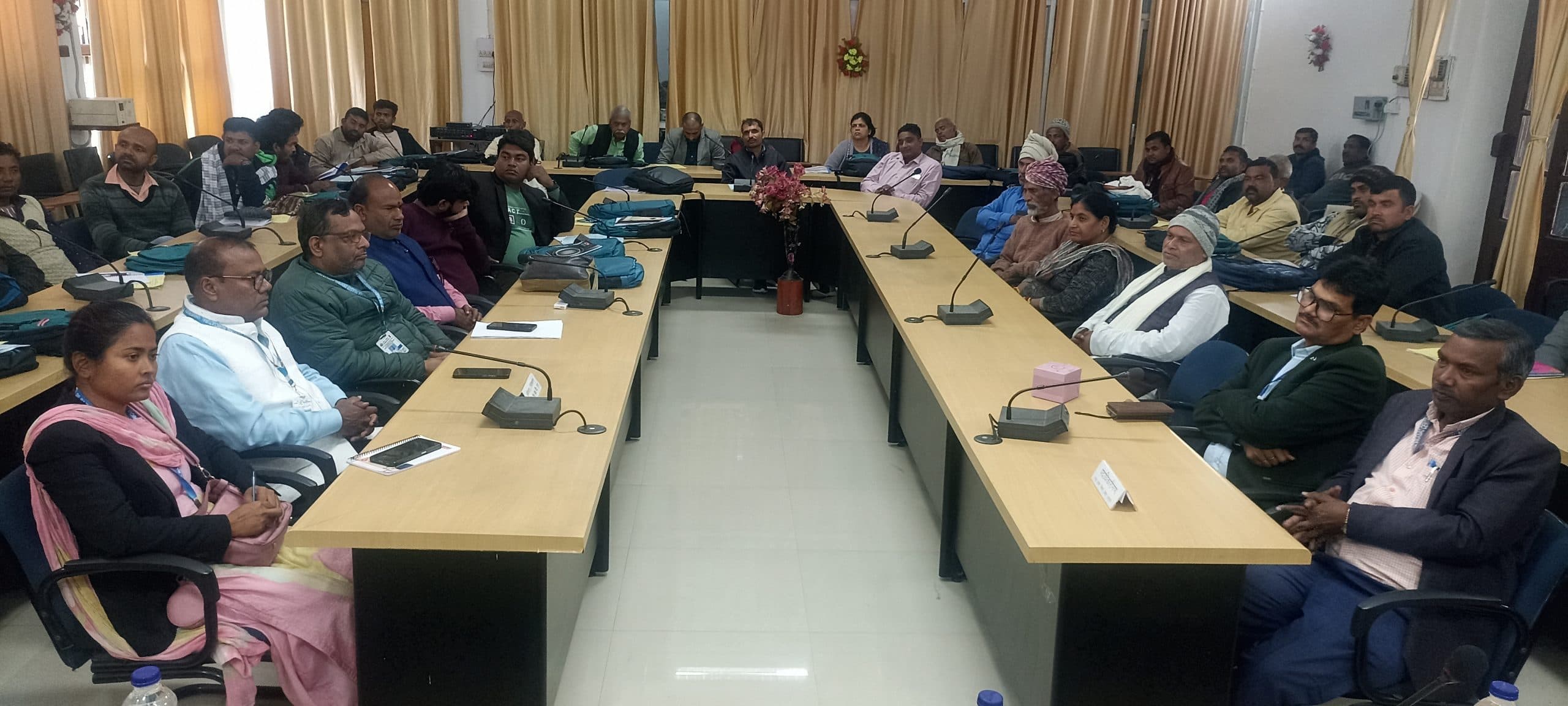 किसानों को छोटा वैज्ञानिक बनने की जरूरत : डा सुरेश