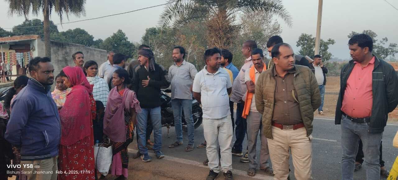 Giridih News: सड़क हादसे में एक युवक की मौत, दो घायल