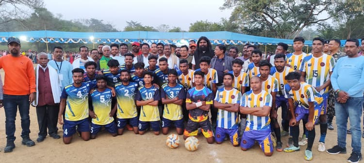 East Singhbhum News : शंभू ब्रदर्स को हराकर केएम बास्के मेमोरियल चैंपियन