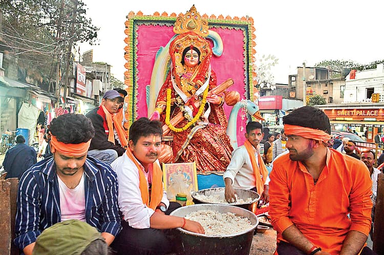 Ranchi News : धूमधाम से निकली मां शारदे की विसर्जन शोभायात्रा