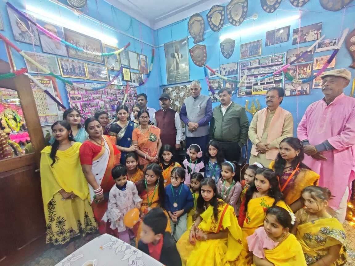 शिक्षा के क्षेत्र में जितना योगदान सरकारी संस्थानों का है उतना ही निजी का भी : हर्ष