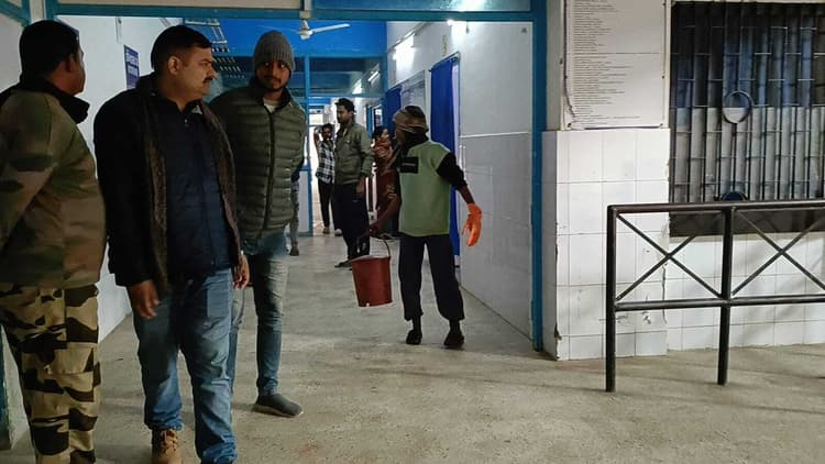 सदर अस्पताल के शौचालय में मिला नवजात का शव, जांच में जुटा प्रबंधन