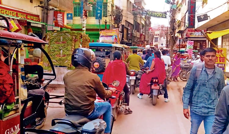 शहर में लगने वाली जाम के कारण आम-आवाम से लेकर खास वर्ग तक परेशान