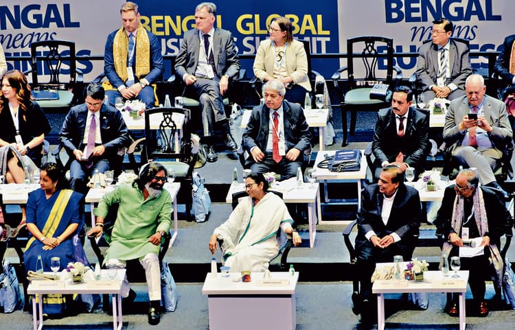 बंगाल में कारोबार के लिए सभी तरह की मंजूरियां एक ही जगह मिल सकेंगी : ममता