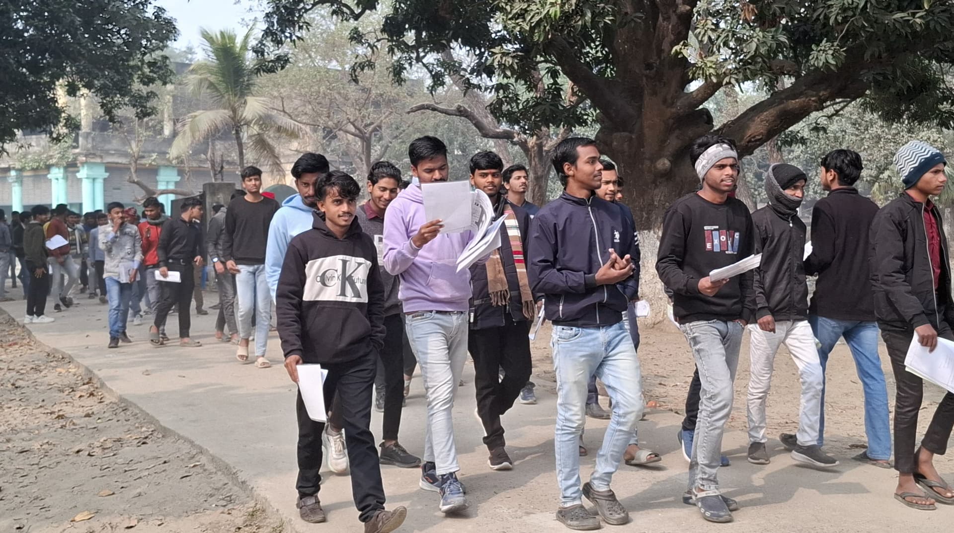 इंटरमीडिएट परीक्षा : अंग्रेजी में 137 तो हिंदी में 252 परीक्षार्थी रहे गायब