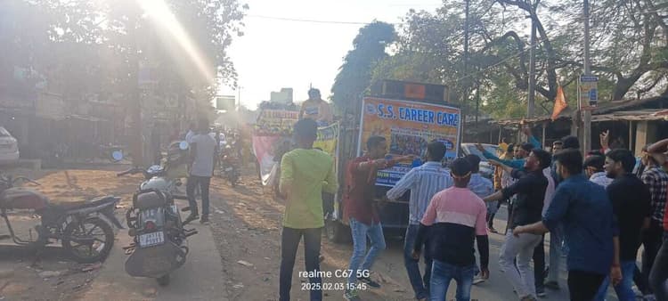 मां सरस्वती की प्रतिमा का किया गया विसर्जन