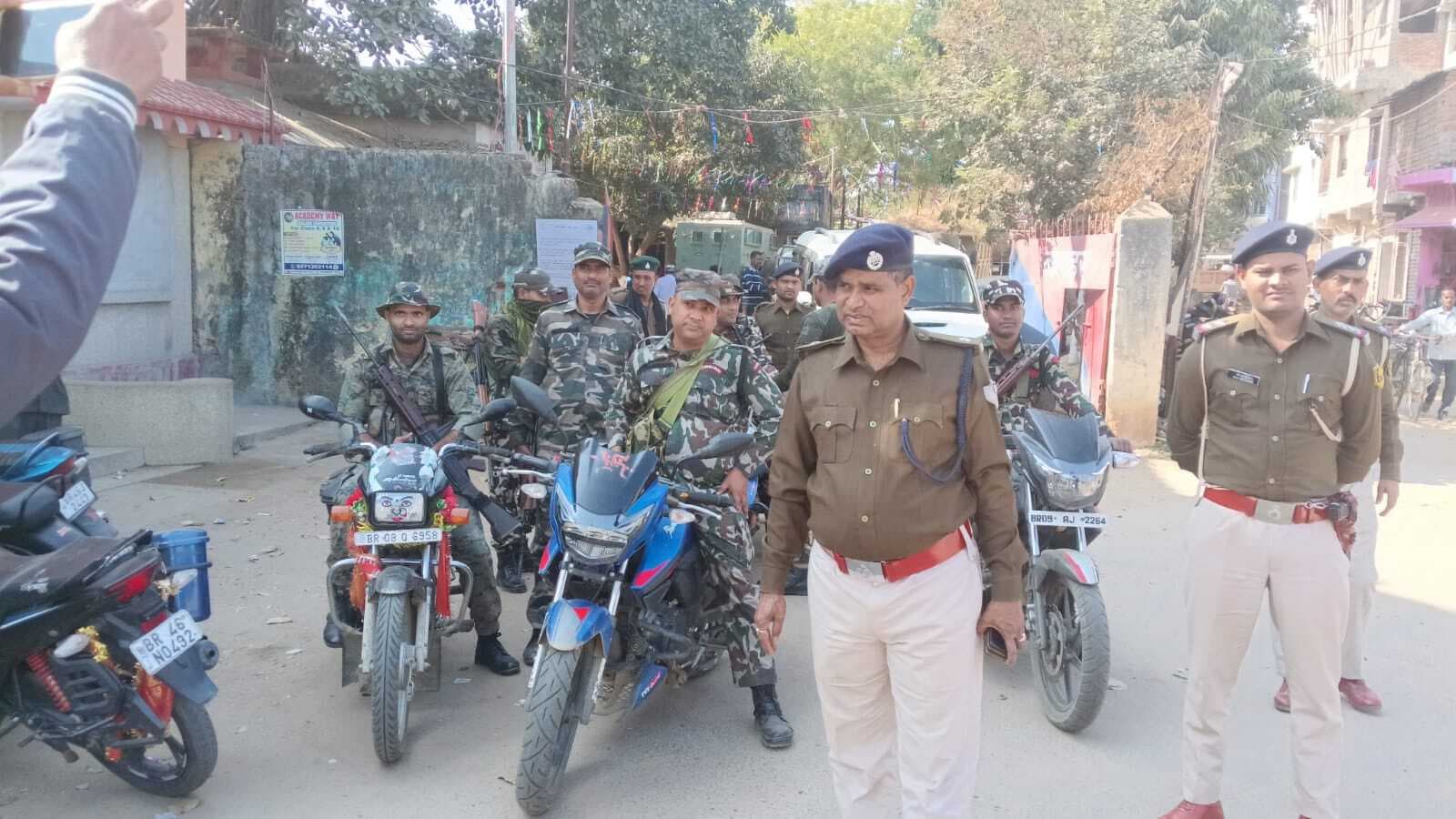 बेलहर पुलिस ने चलाया विशेष छापामारी अभियान