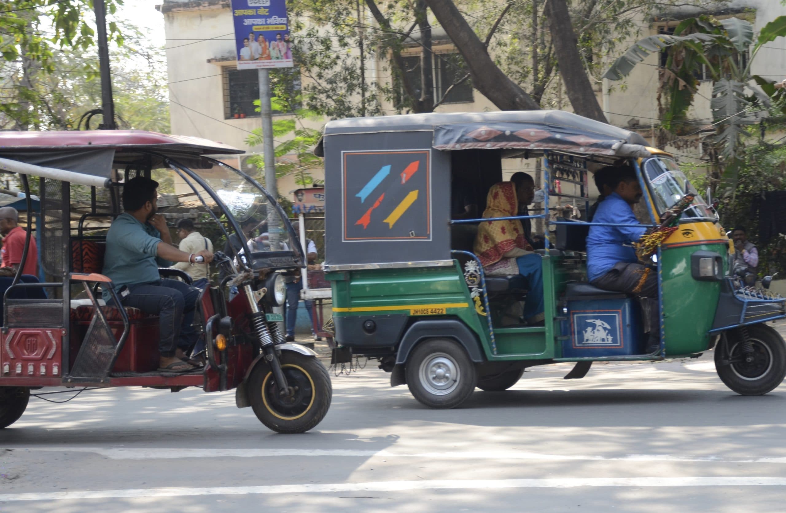 Dhanbad News : विभाग बार-बार जारी कर रहा ड्रेस कोड के अनुपालन का नोटिस, नहीं मान रहे ऑटो व टोटो चालक