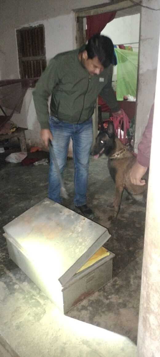 भीषण डकैती के मामले में डाॅग स्क्वाॅड पहुंची, कार्रवाई में जुटी पुलिस