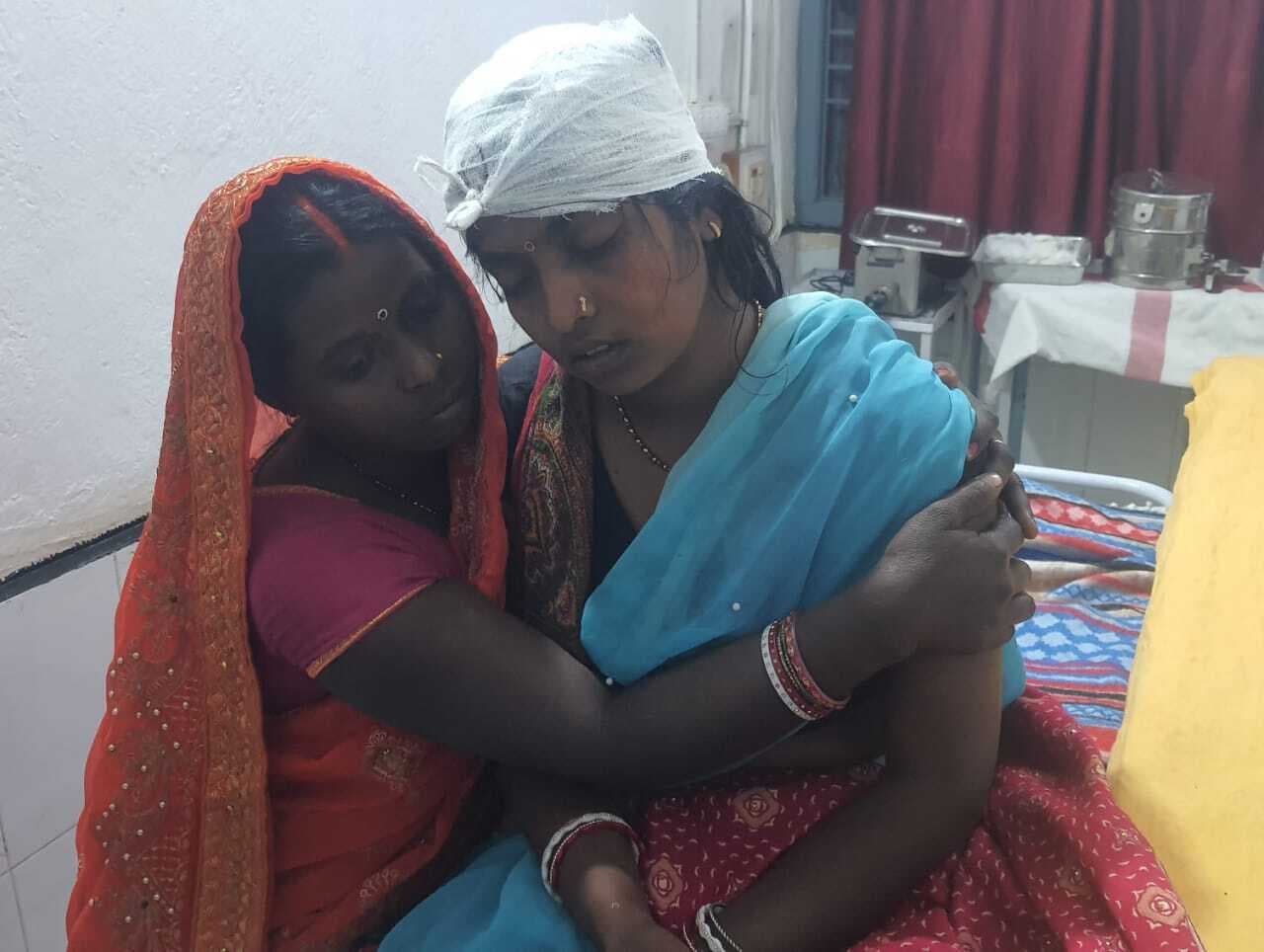 आरपत्थर मोड़ पर बाइक से गिरकर महिला जख्मी