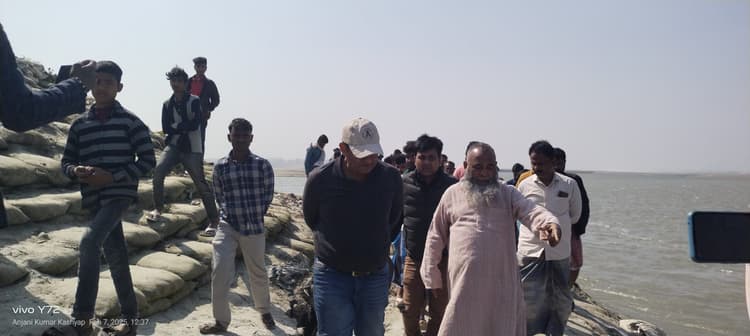 Bhagalpur news जहांगीरपुर बैसी पहुंचे जल संसाधन विभाग के इंजीनियर