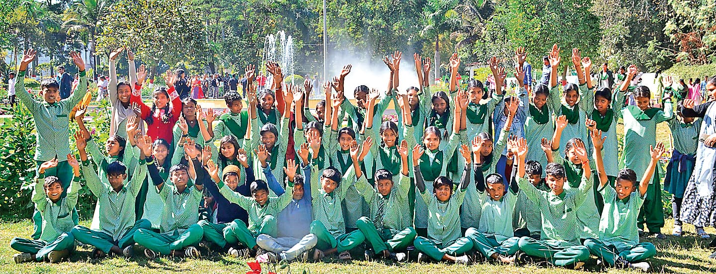 ranchi news : 4032 लोगों ने किया झारखंड राजभवन उद्यान की खूबसूरती का दीदार