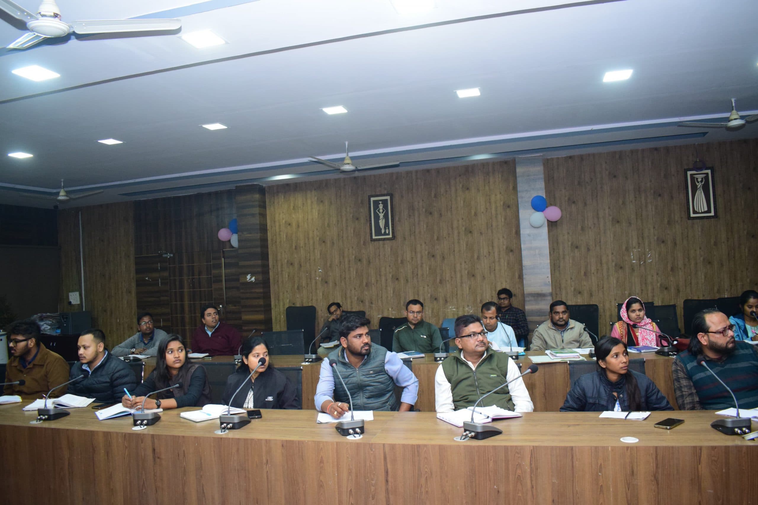 मंईयां सम्मान योजना के लाभुकों को एसएचजी से जोड़ें