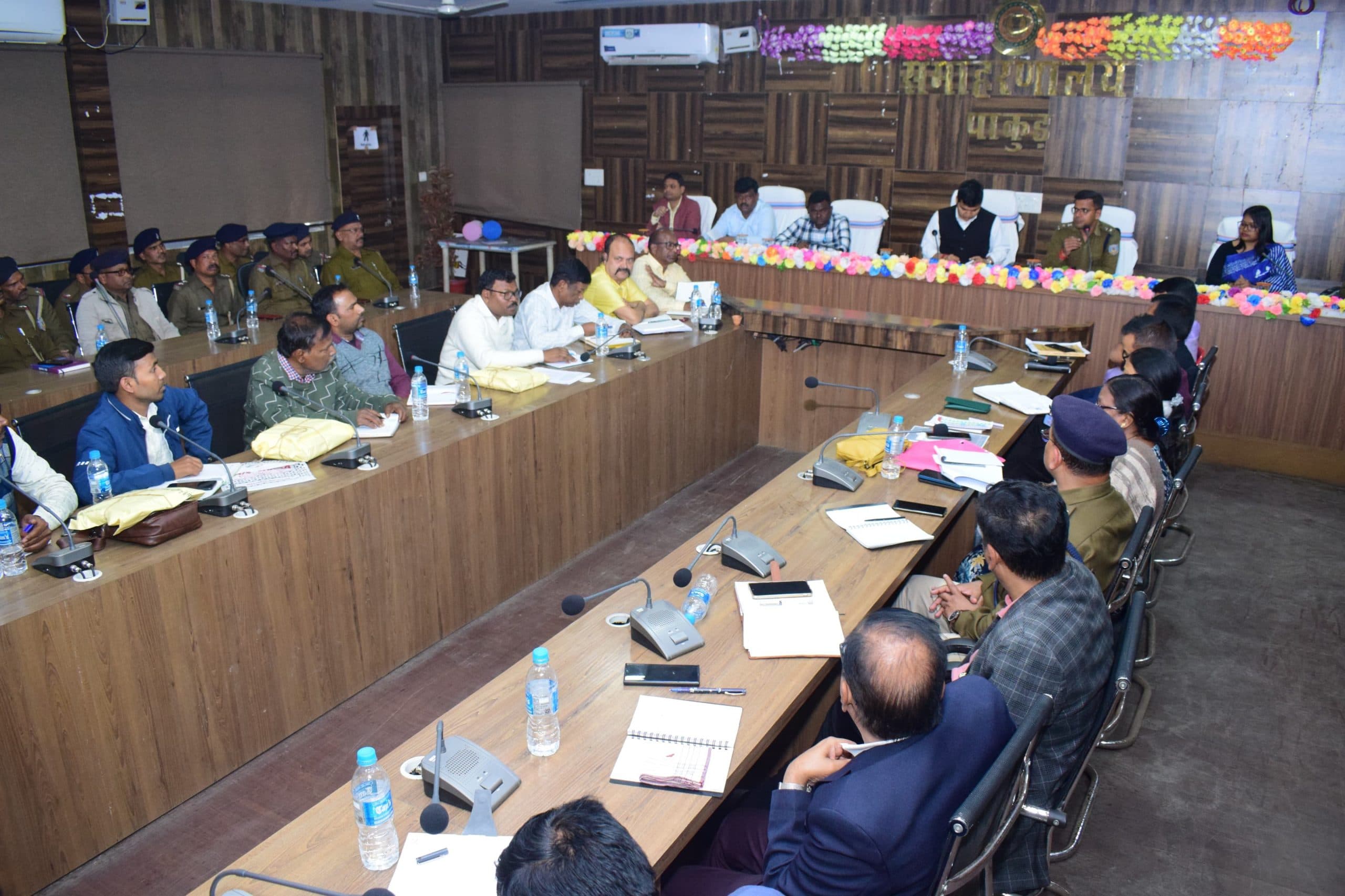 केंद्राधीक्षक कदाचारमुक्त करायें मैट्रिक व इंटर की परीक्षा : डीसी