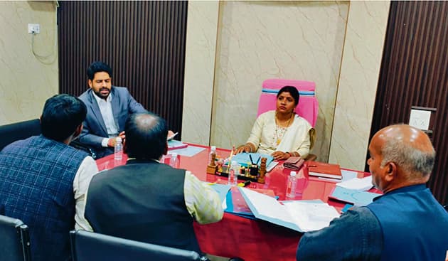 Gaya News : आंबेडकर मार्केट में पीपीपी मोड पर मॉल निर्माण के काम की समीक्षा