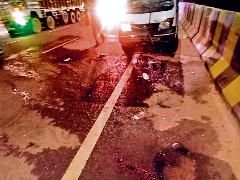 Gaya News : शेरघाटी से कुंभ जा रहे एक ही परिवार के तीन लोगों की हादसे में मौत